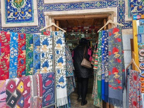Gift-Shop-at-Registan-Square